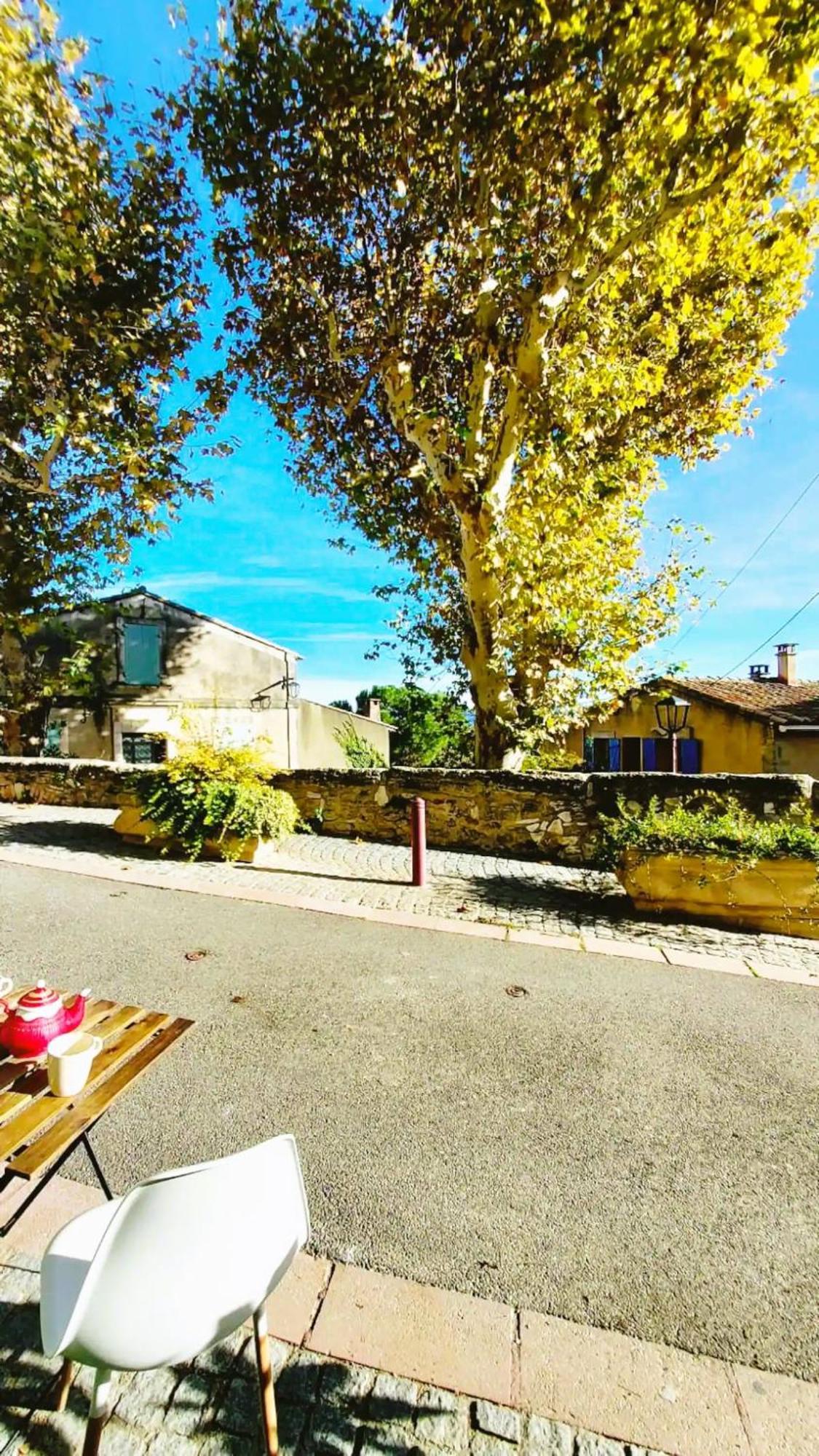 L'Appartement De L'Arche Châteauneuf-de-Gadagne Exterior photo